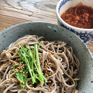 サバのトマトソース蕎麦